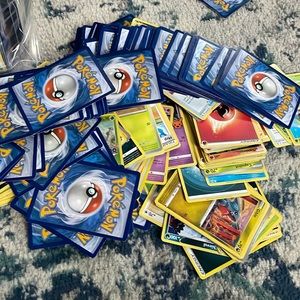 100 count mixed pokemon cards